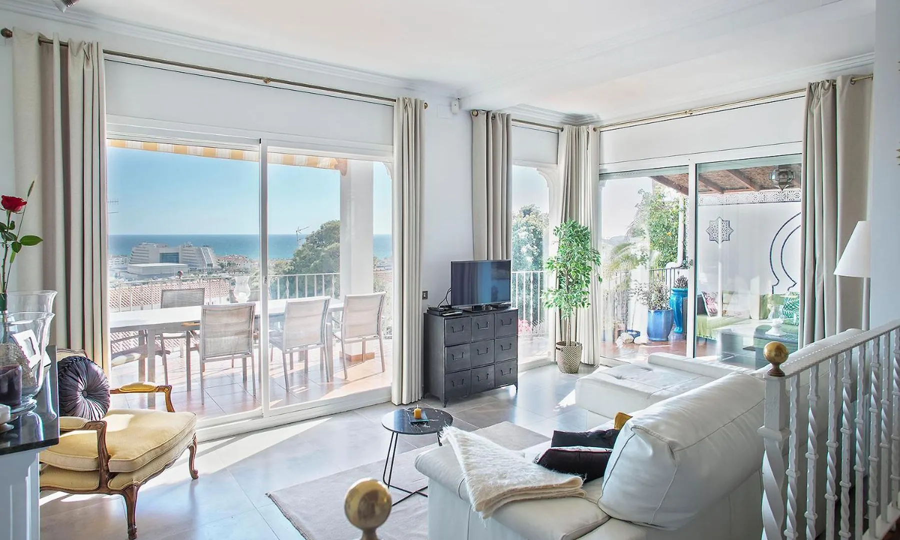 House With Amazing Views , Overlooking The Festival Town Of Sitges contacts